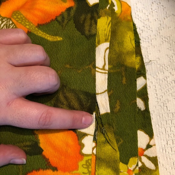 Vintage Hawaiian dress - Picture 9 of 16